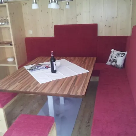 Haus Leo Apartman *