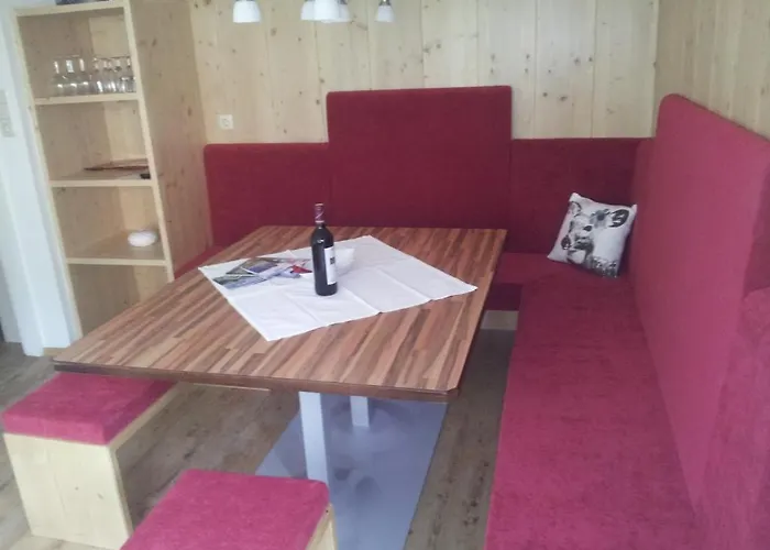 Haus Leo Apartment *